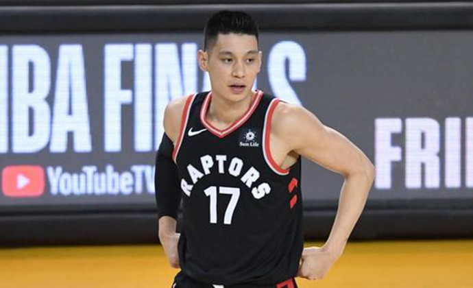 赛场上的林书豪