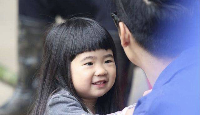 曹格女儿grace小时候