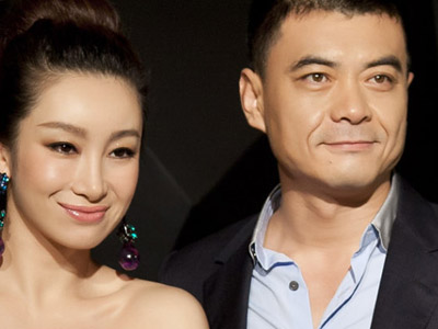 秦海璐倒追老公王新军 结婚5年还能牵手秀恩爱是真爱没错