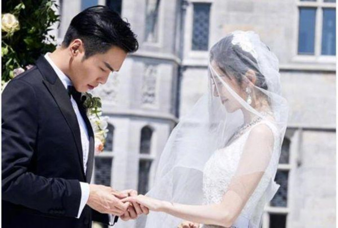 张若昀唐艺昕婚礼照