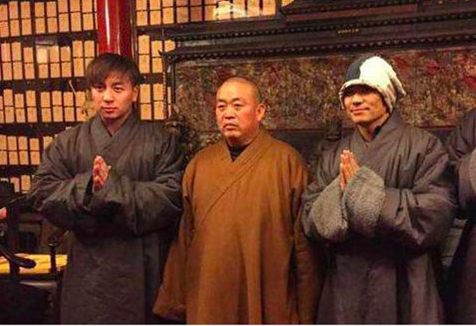 释小龙与师傅释永信合照