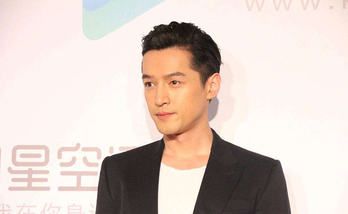 胡歌打瞌睡的原因令人心疼