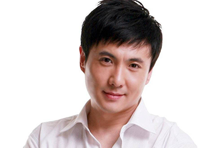偶遇沈腾穿拖鞋外出吃饭亲和力十足 一句话逗笑现场众人