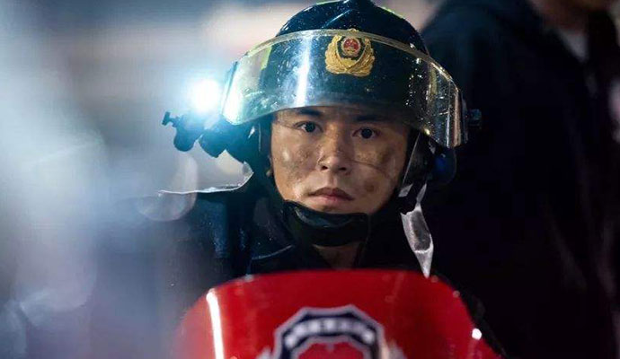 烈火英雄郑志