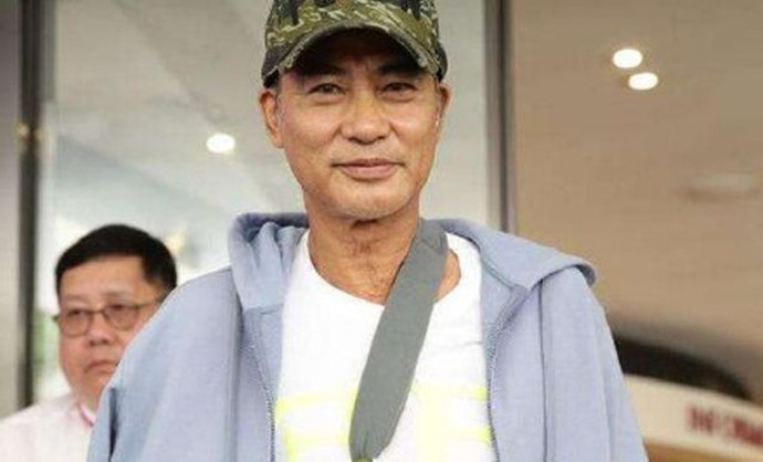 任达华面对媒体