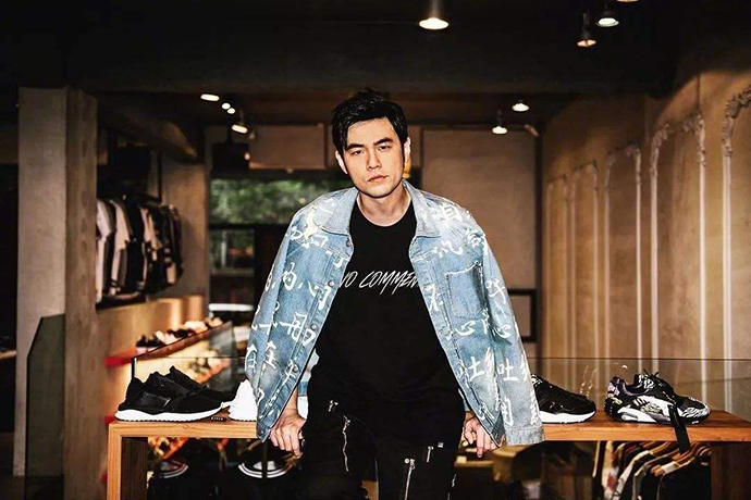 购房者还可与周董见面签约