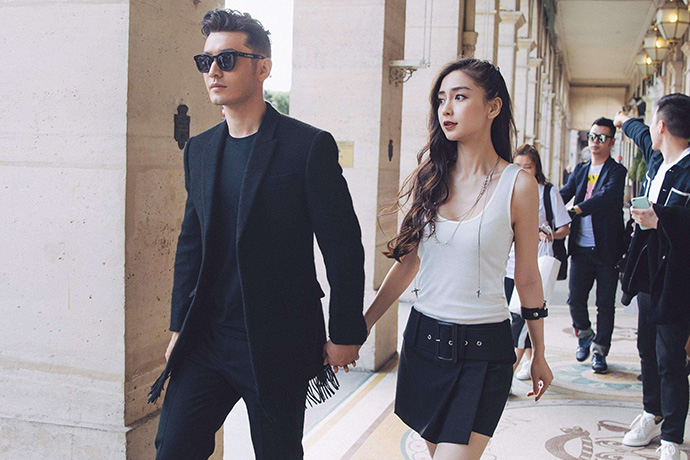 杨颖带儿子出游为何总是引发热搜大战