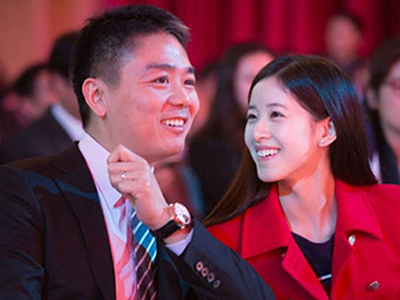 章泽天刘强东甜蜜合体同框 力破两人离婚传闻