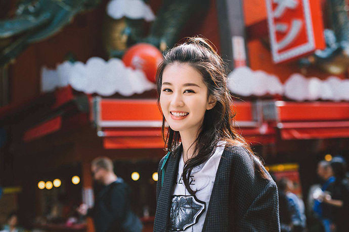网曝乔欣家庭背景雄厚是白富美