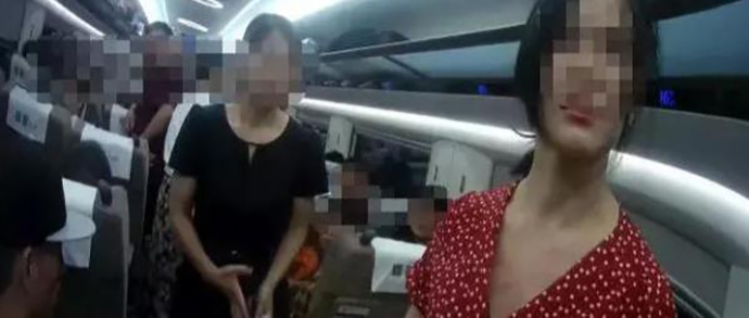 女子让座反被打究竟怎么回事