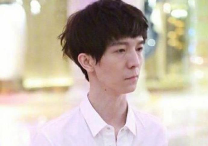 郭敬明近照