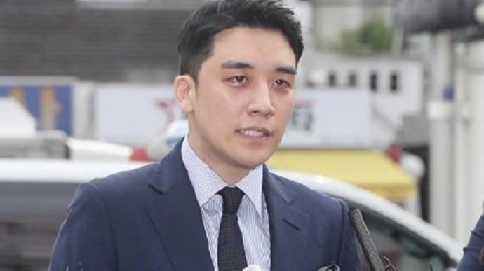 胜利接受媒体采访