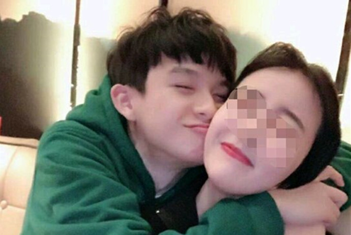 漆培鑫与前女友亲密照
