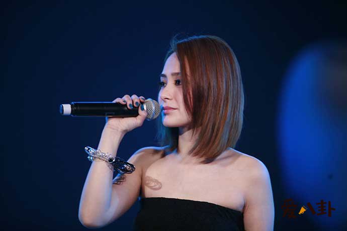 赖弘国出轨为何网友评论两极分化严重