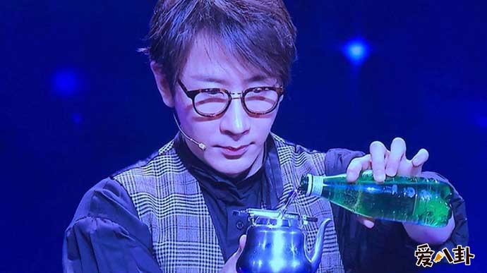 刘谦下跪门事件