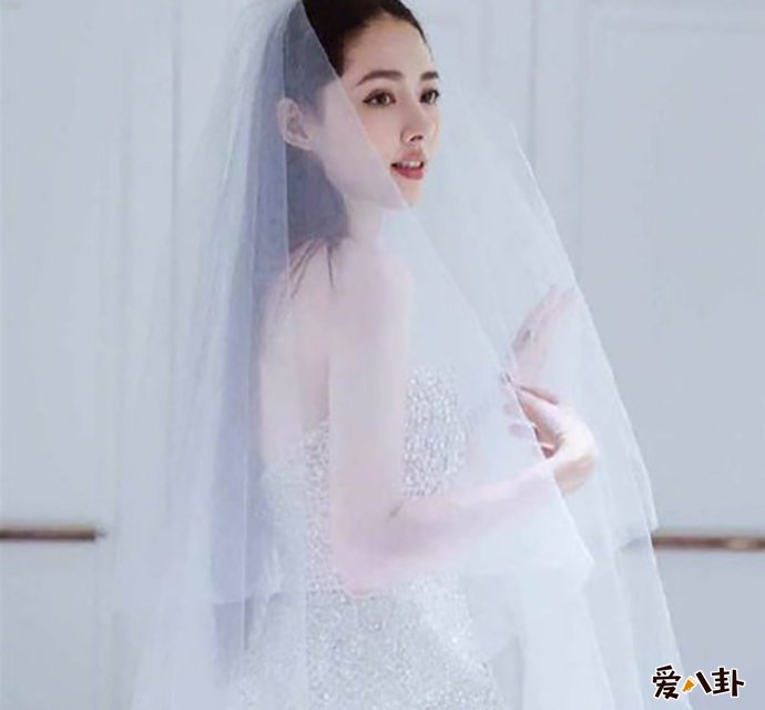 郭碧婷试婚纱与向佐好事将近