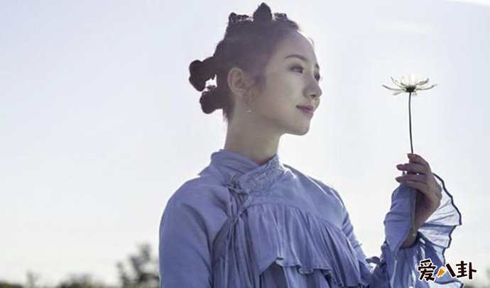 孟美岐诛仙海报