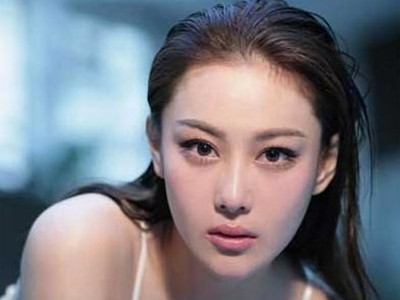 张馨予产后身材恢复 辣妈袭来身材好到爆表