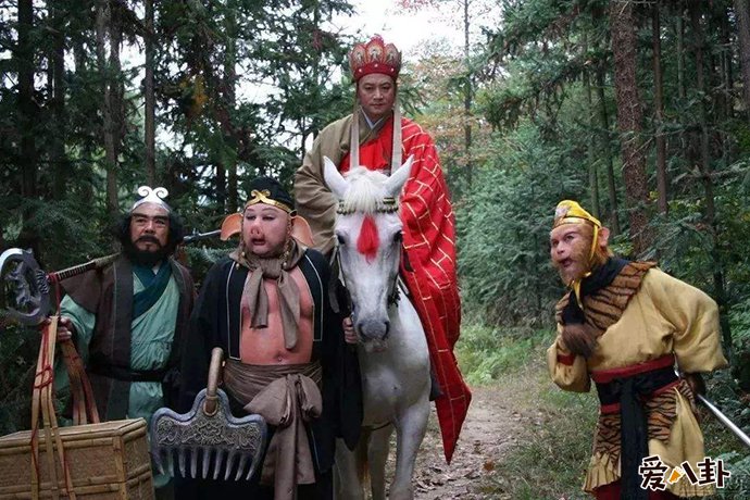 谭维维央视中秋晚会翻唱《敢为路在何方》