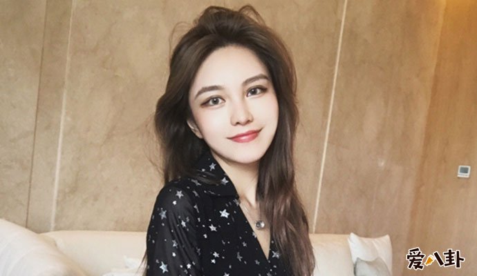 周扬青阿娇怎么认识的