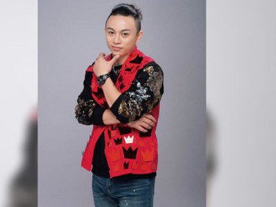 小鲜肉歌手被曝不伦恋 被告骗取妈妈粉数百万人民币