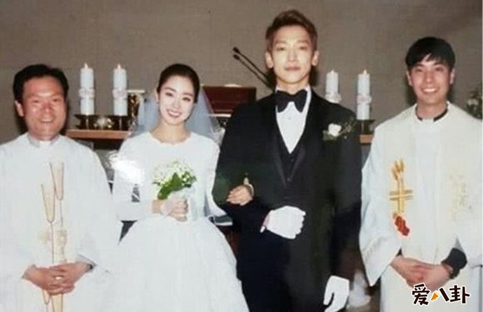 rain与妻子结婚照