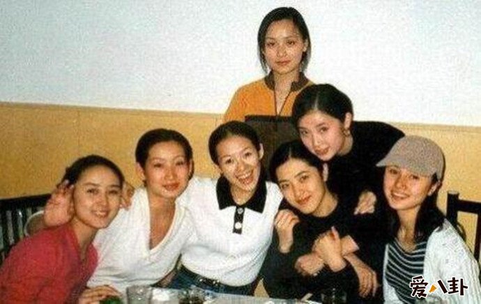 章子怡参加同学聚会
