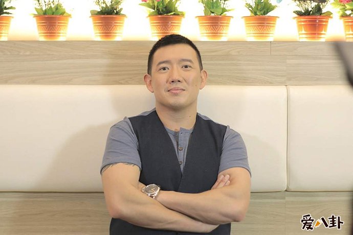 杜汶泽被封杀后靠老婆养？
