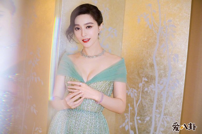 为什么刘晓庆坐牢而范冰冰不用
