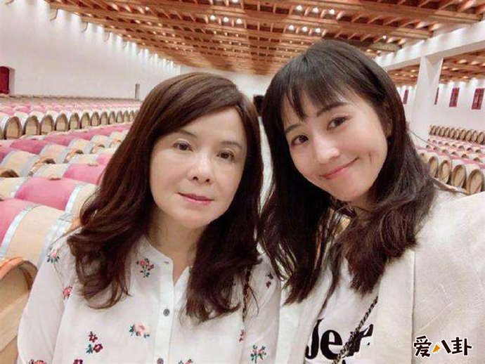 是因为张妈不同意两人交往