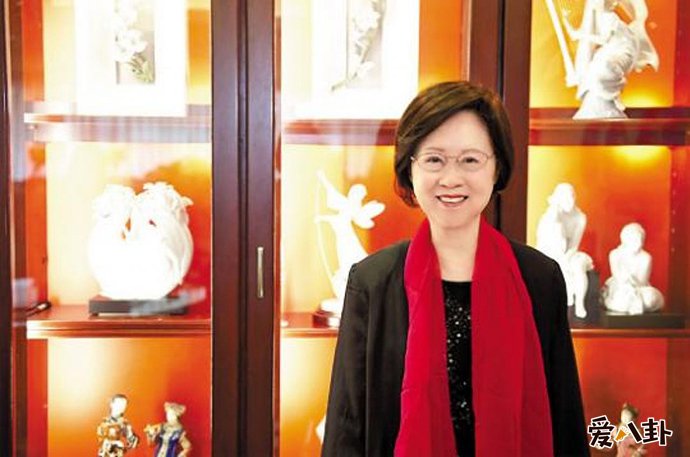 81岁琼瑶出新书