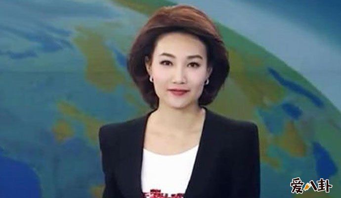 李梓萌主持画面