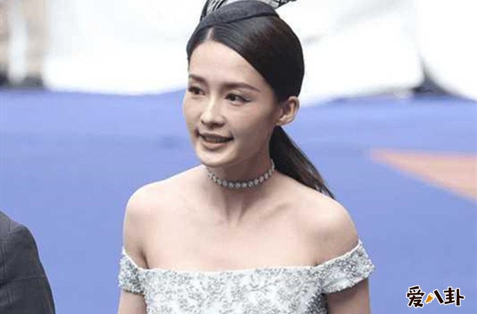 李沁参加活动照