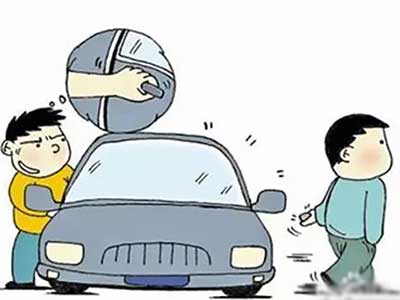 小学生偷开奥迪 车技了得却引网友家长后怕