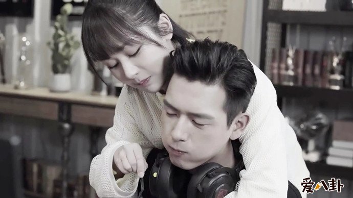 杨紫李现亲密写真
