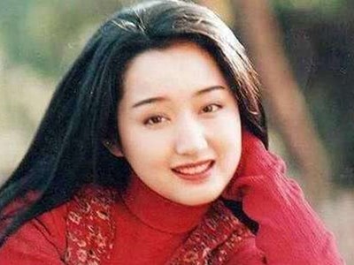 杨钰莹隐退后还有没有出来过 51岁再度复出大银幕