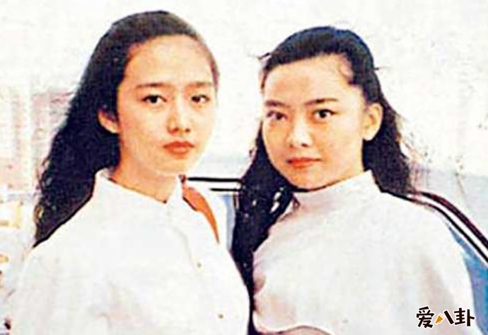 朱丽华和姐姐朱丽倩年轻时合照