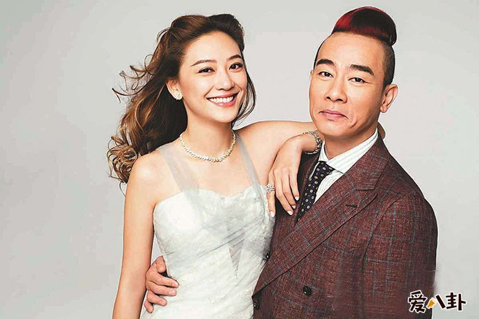 陈小春与他老婆应采儿合照