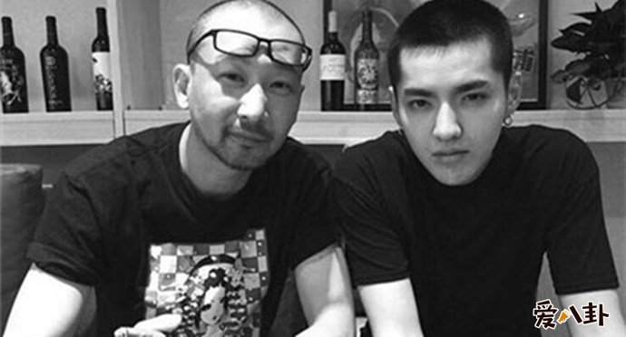 吴亦凡管虎合影