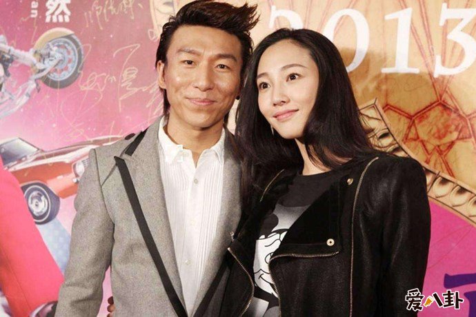 陈羽凡白百何亲密照