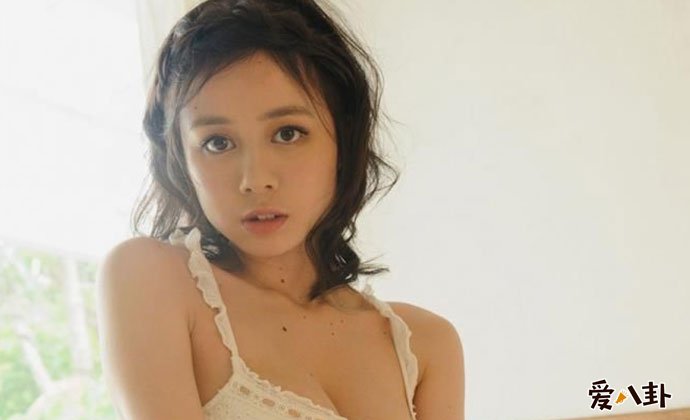 吉川爱美性感照
