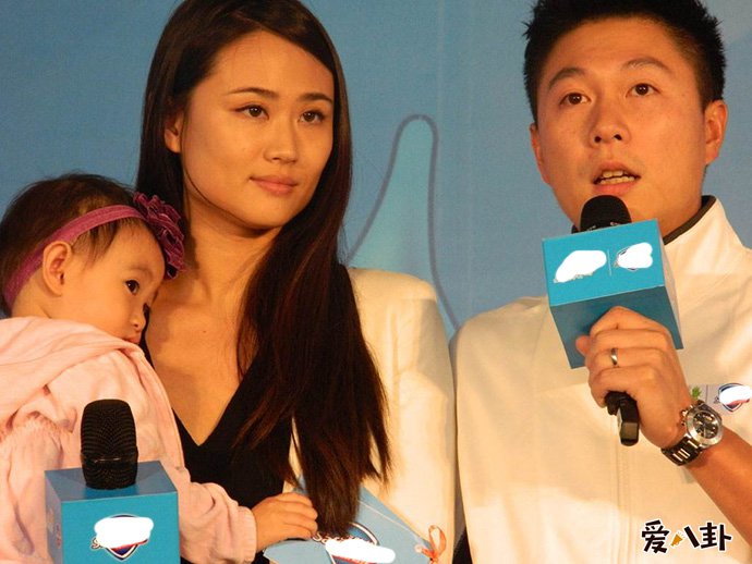 李小鹏妻子是谁