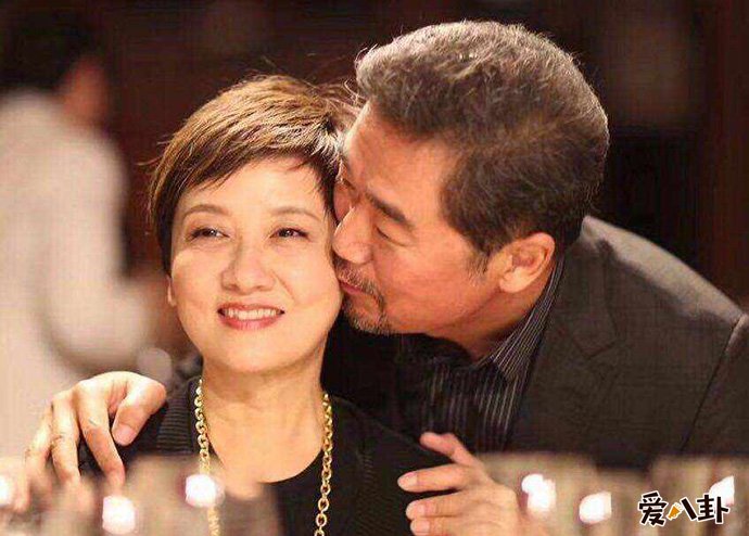 张国立和邓婕不举办婚礼的原因