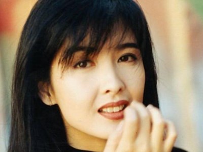 周慧敏年轻时的颜值 唱跳演技样样精通这才是真女神啊
