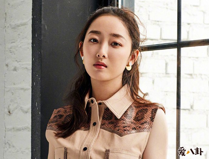 蒋梦婕周冬雨是姐妹吗为何这么相像