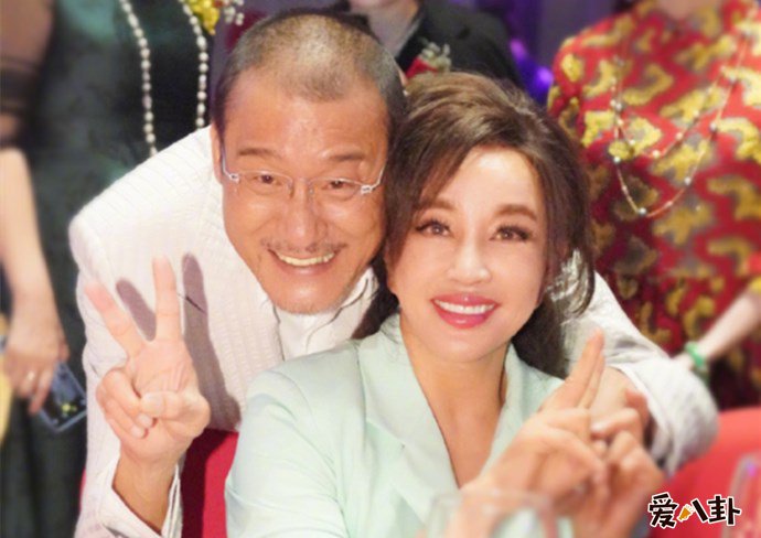 刘晓庆与梁家辉合照