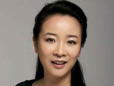 陈小艺出轨小鲜肉 陈小艺年近50三度出轨网友震惊三观