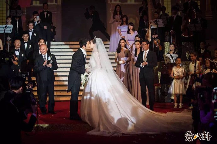 黄晓明婚礼耗资近2亿元