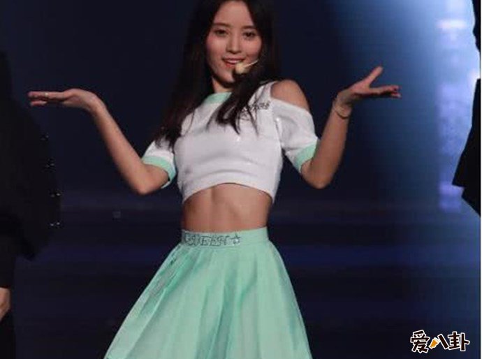 鞠婧祎舞台照