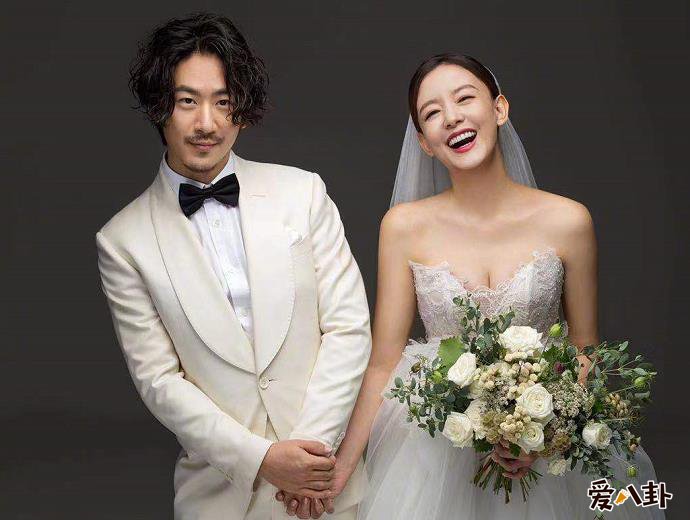 周奇奇和江奇霖婚纱照